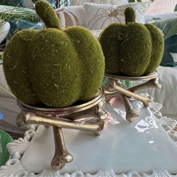 New! Gold Halloween Skeleton Bones Candle Holder + Moss Pumpkin - Picture 4 of 7